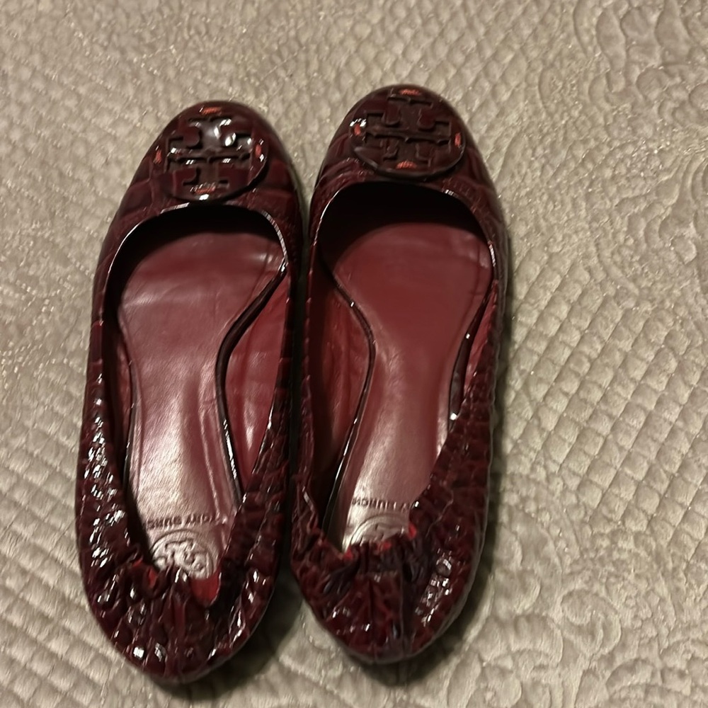 Tory Burch Reva croc flats NWOT 10